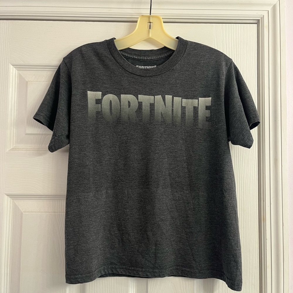 Fortnite Gray Youth T-Shirt Size 10/12